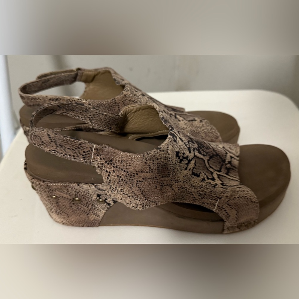 Corky’s Women's Snake Print Wedges - Picture 2 of 5